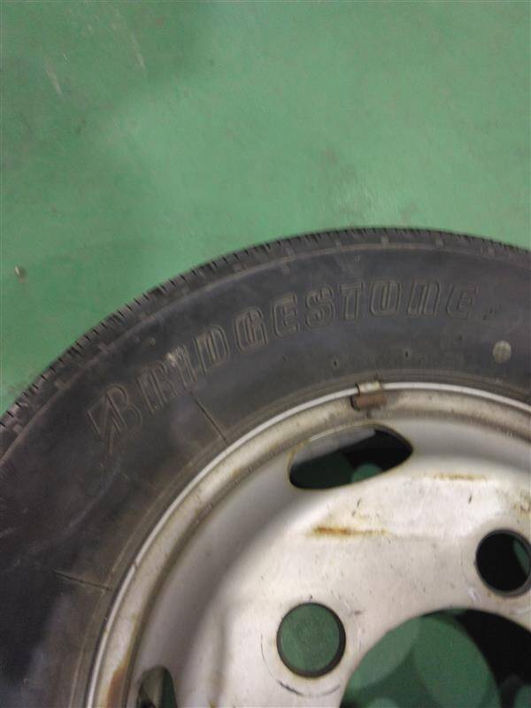 弥富纏め売り タイヤ　１本　ブリジストンR202 195/75R15-109/107L LT（中古）
