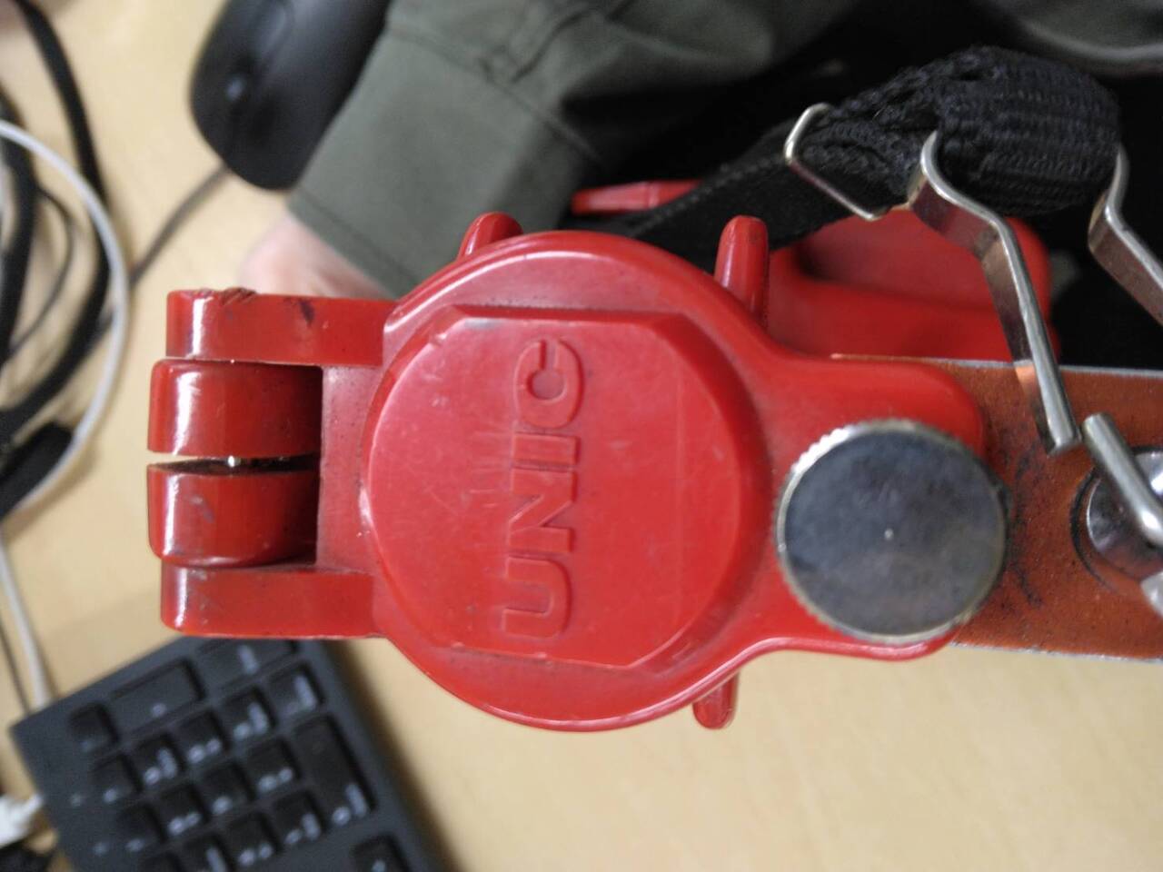 ラジコン　送信機のみ　UNIC　RC-30R-3　【通電確認でいず】（中古）