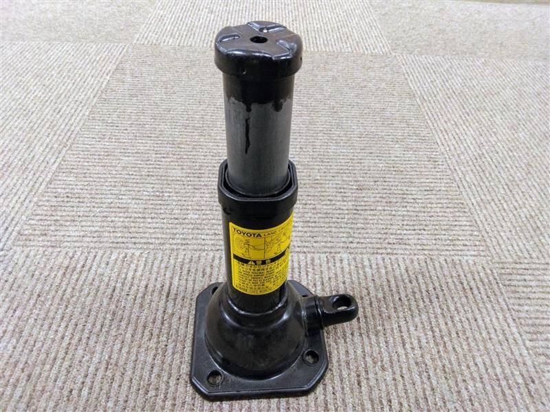 ジャッキ　工具付き　トヨタ　1.8トン（中古）