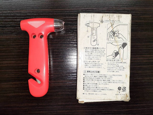窓ガラス粉砕用ハンマー　　ベルトカッター　えむしーじゃぱん　　（中古）