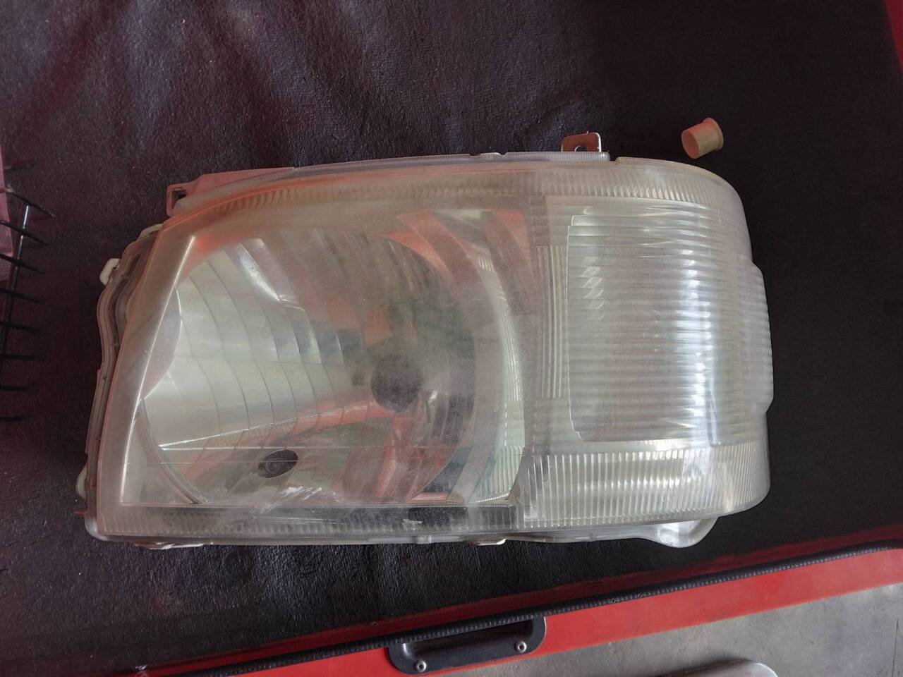 ヘッドライト　（左）KR-KDH205Vで使用　（中古）