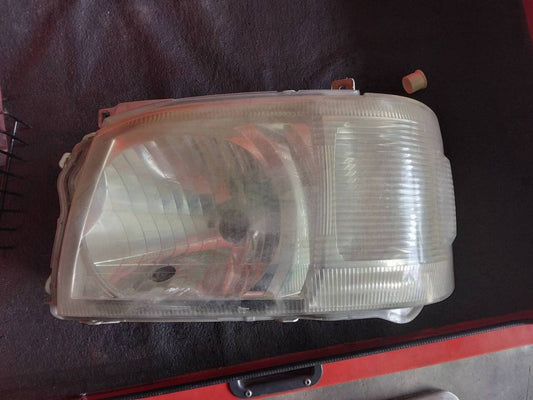 ヘッドライト　（左）KR-KDH205Vで使用　（中古）