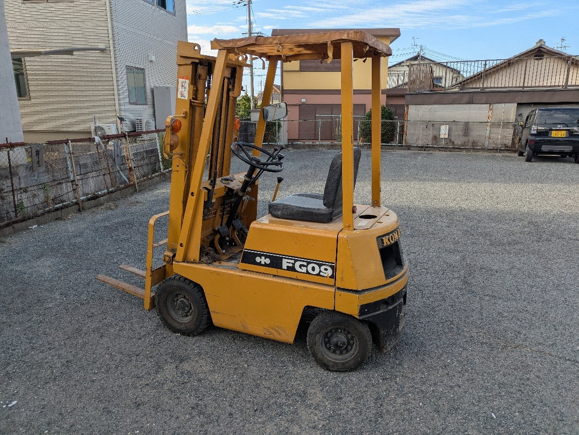 石飛　忠司　コマツ　FG09-2　フォークリフト（中古）