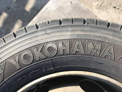 弥富纏め売り タイヤ　　スタッドレス4本　YOKOHAMA　245/70R19,5  136/134J（中古）