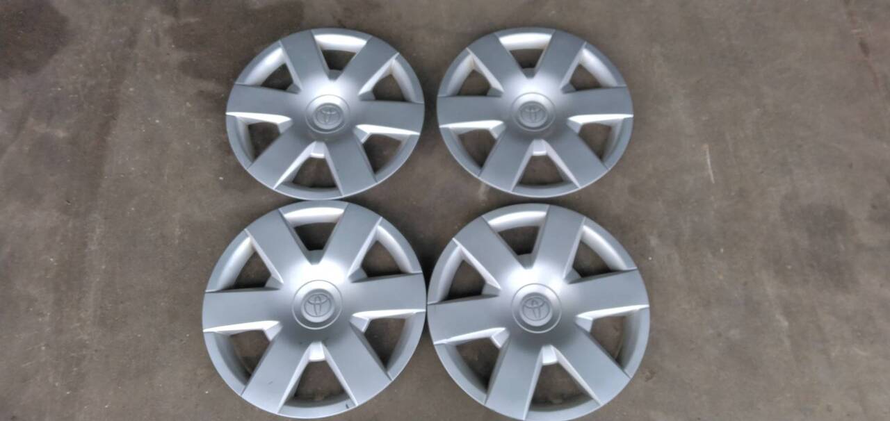 ホイールキャップ　【トヨタ】【ハイエース】で使用（中古）