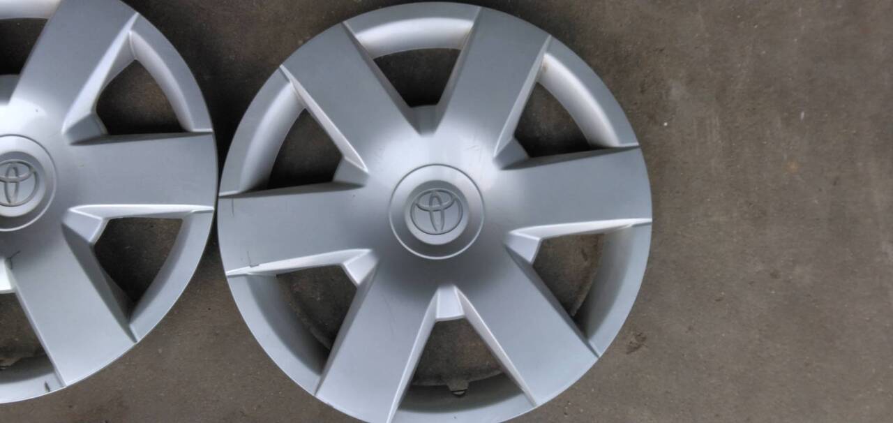 ホイールキャップ　【トヨタ】【ハイエース】で使用（中古）