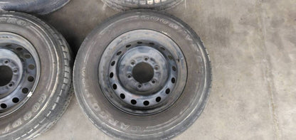 タイヤ　4本　【ブリヂストン1本、グッドイヤー3本】【195/80R15】（中古）