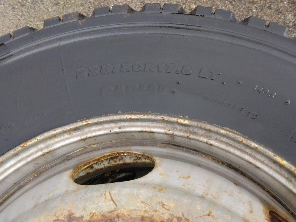 弥富纏め売り タイヤ　スタッドレス5本セット　ブリジストン　　225/80Ｒ17.5 ＬＴ 14ＰＲ（中古）