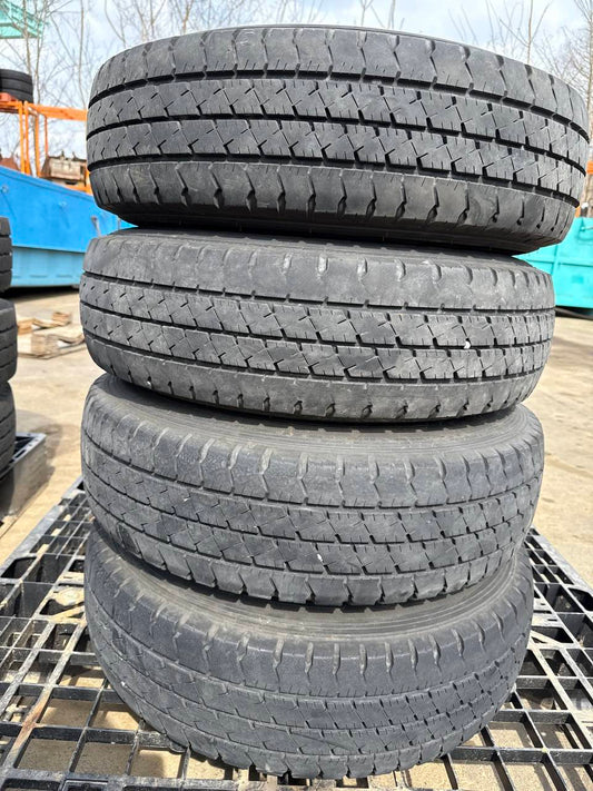 （棚卸まとめ売り）タイヤ　4本　Goodyear　195/80R15（中古）