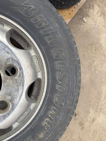 （棚卸まとめ売り）タイヤ　3本　【BRIDGESTONE】【225/80R17.5】（中古）