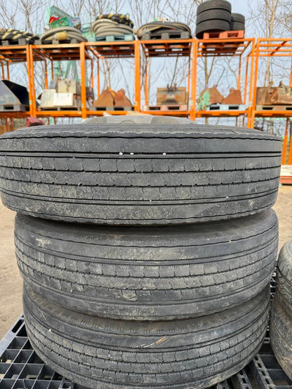 （棚卸まとめ売り）タイヤ　3本　【BRIDGESTONE】【225/80R17.5】（中古）