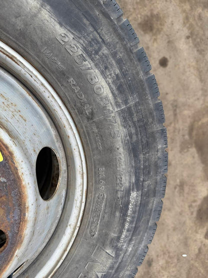 （棚卸まとめ売り）タイヤ　4本　【BRIDGESTONE】【225/80R17.5】（中古）