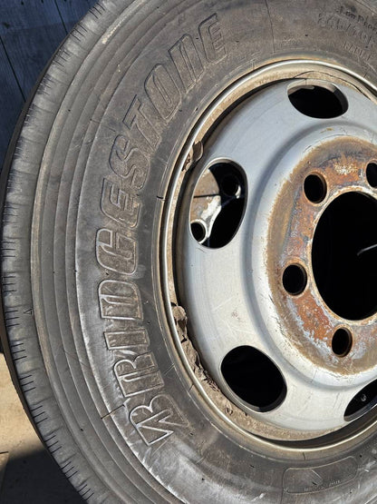 （棚卸まとめ売り）タイヤ　2本　【Bridgestone】【245/70R19.5】（中古）