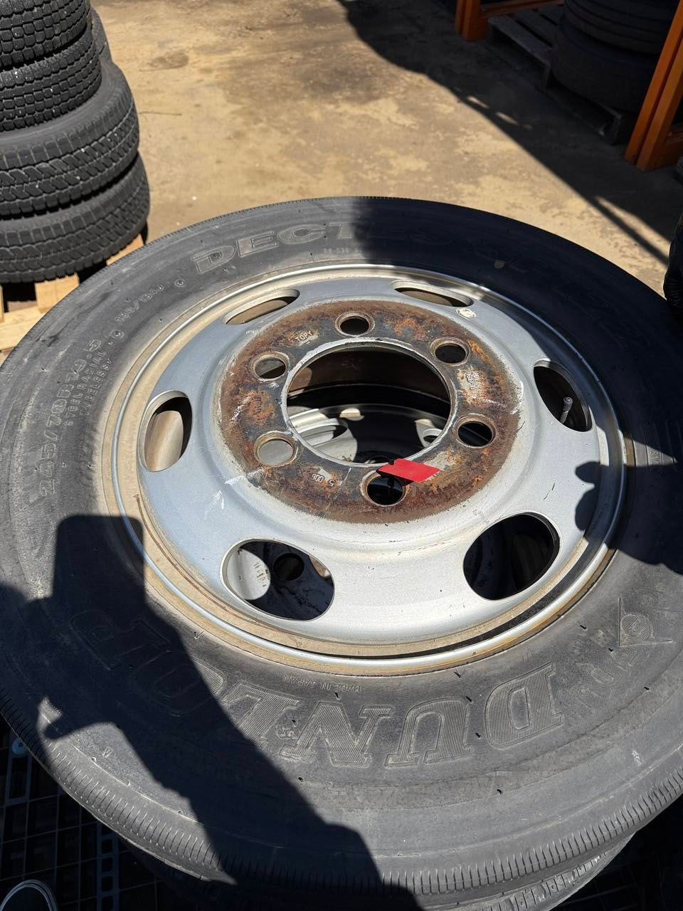 （棚卸まとめ売り）タイヤ　3本　【DUNLOP, YOKOHAMA】【245/70R19.5】（中古）