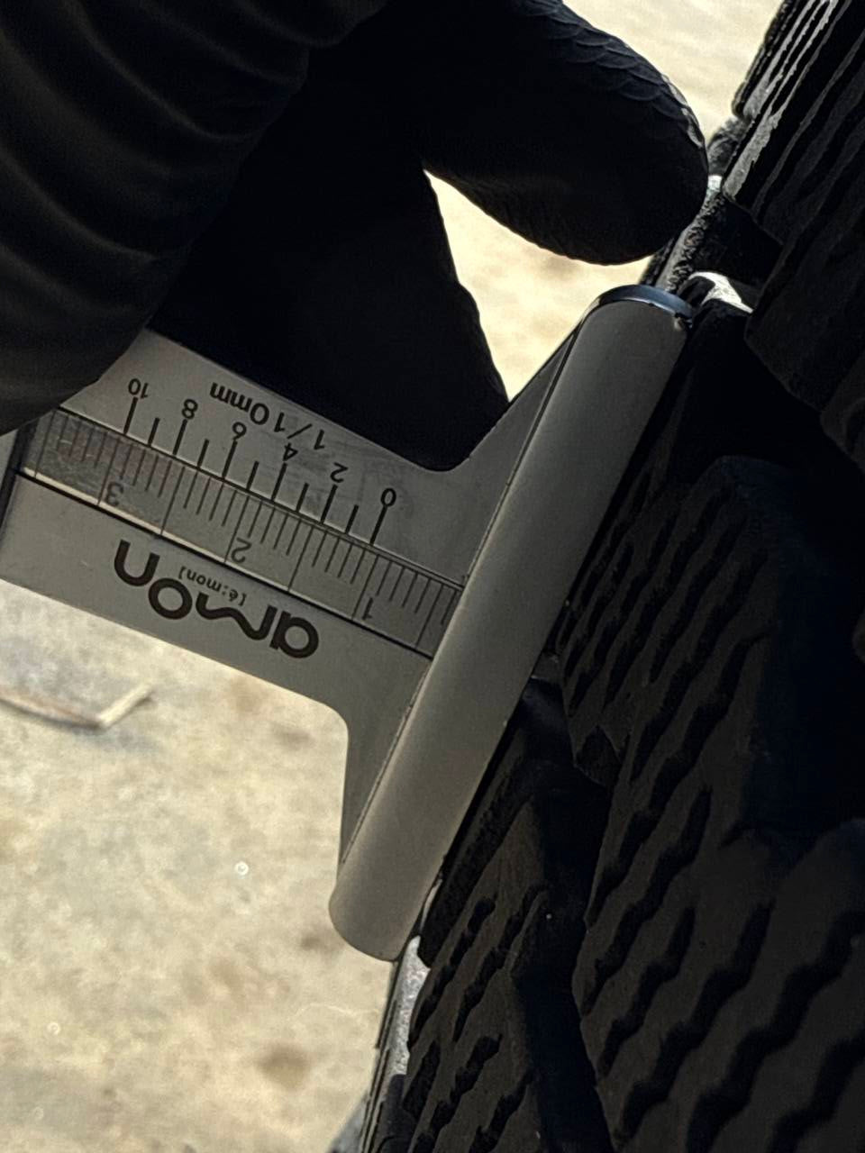 （棚卸まとめ売り）スタッドレスタイヤ　4本　【ダンロップ】【195/80R15】（中古）