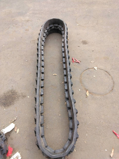農機具　ゴム　クローラ　タイヤ ESTM TRAC　B250×96p×41 M70804E　（中古）