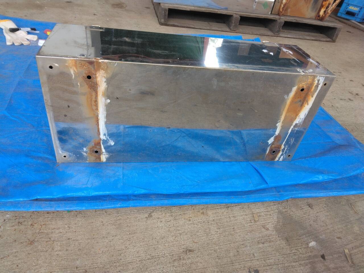 工具箱　ステンレス　75cm × 28cm × 32cm（中古）
