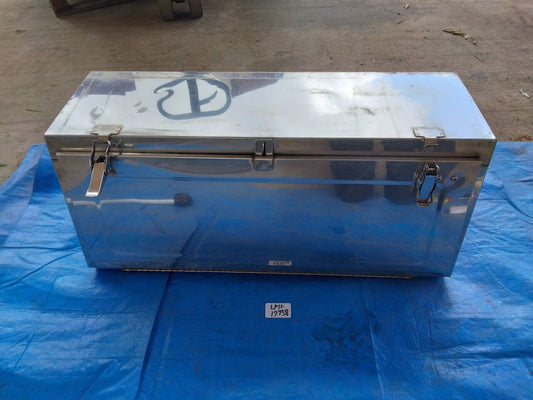 工具箱　ステンレス　75cm × 28cm × 32cm（中古）