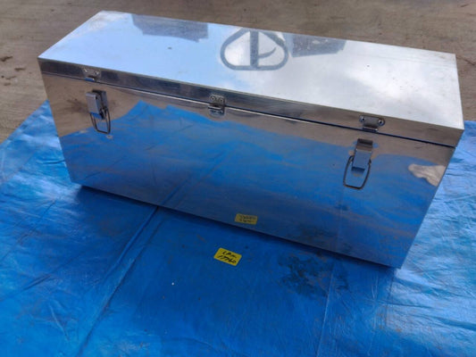 工具箱　ステンレス　75cm × 28㎝ × 32cm（中古）