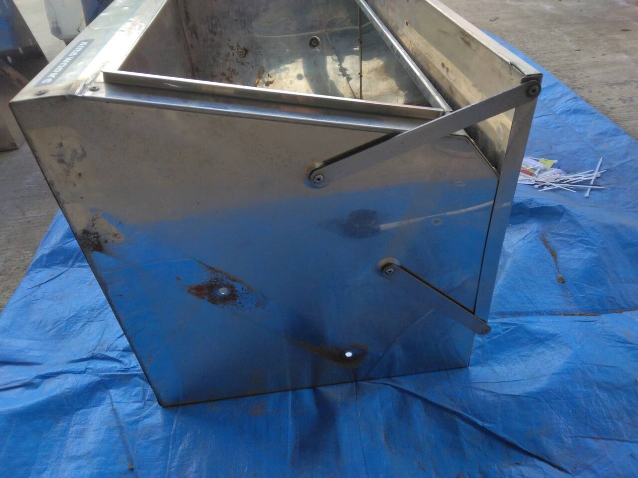 工具箱　ステンレス　90cm × 45㎝ × 45cm（中古）