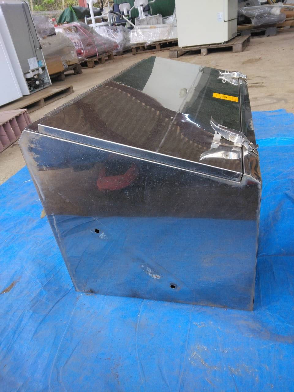 工具箱　ステンレス　90cm × 45㎝ × 45cm（中古）