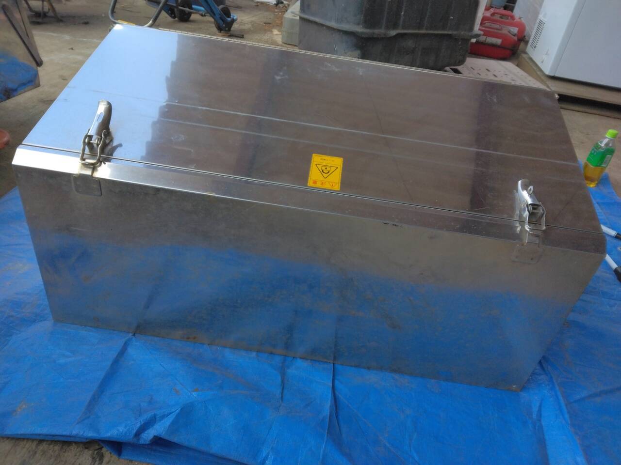 工具箱　ステンレス　90cm × 45㎝ × 45cm（中古）