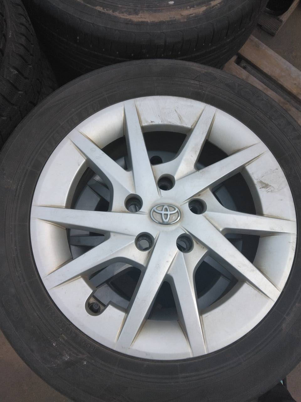 （棚卸まとめ売り）タイヤ　4本【YOKOHAMA】【205/60R16】（中古）