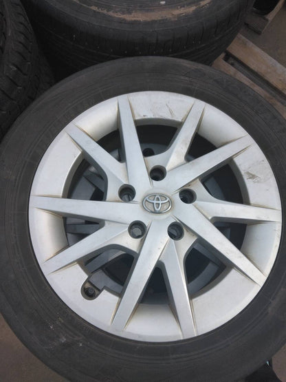 （棚卸まとめ売り）タイヤ　4本【YOKOHAMA】【205/60R16】（中古）