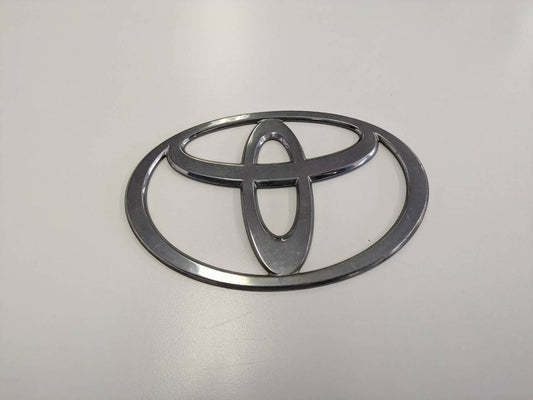 エンブレム　トヨタ  （中古）