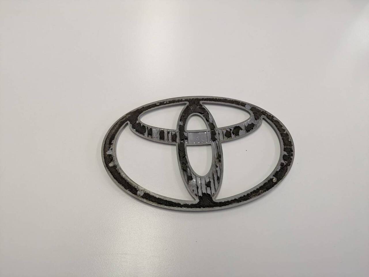 エンブレム　トヨタ  （中古）