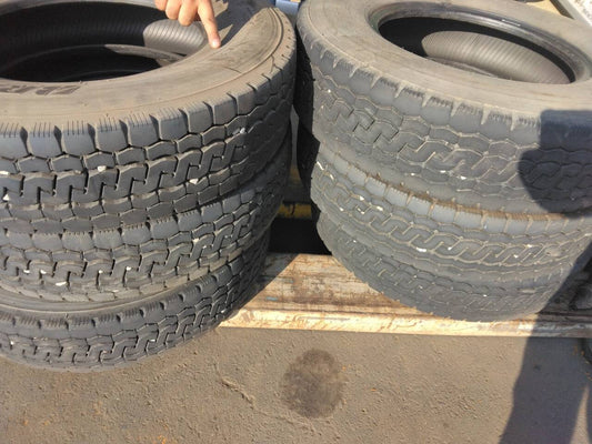 （棚卸まとめ売り）スタッドレスタイヤ ブリジストン　6本　【BRIDGESTONE】【205/35R16】（中古）