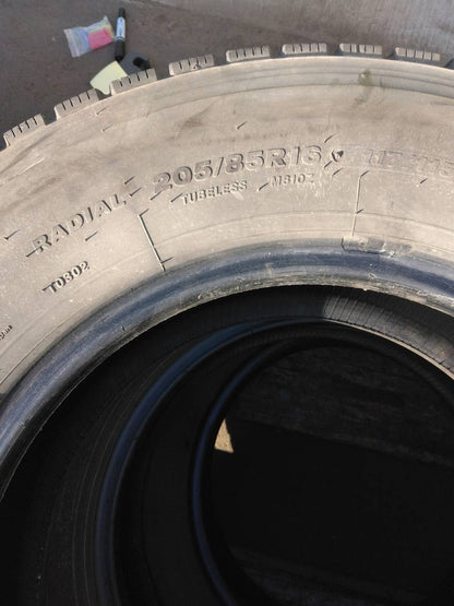 （棚卸まとめ売り）スタッドレスタイヤ ブリジストン　6本　【BRIDGESTONE】【205/35R16】（中古）