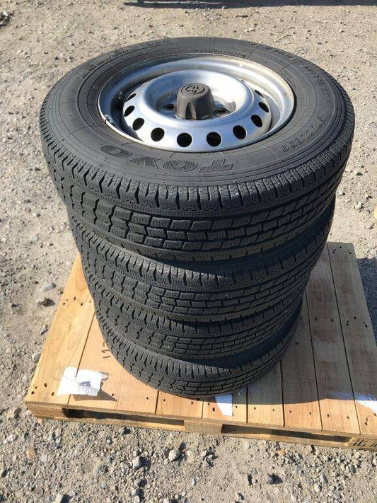 弥富纏め売り タイヤ 　スタッドレス4本セット　TOYO    165/80R 13  90/88N  LT　　（中古）