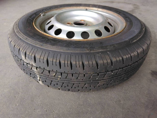タイヤ　ノーマルタイヤ　 5本　 トヨタサクシード　 Ｖ4RV  155/80R14　 （中古）