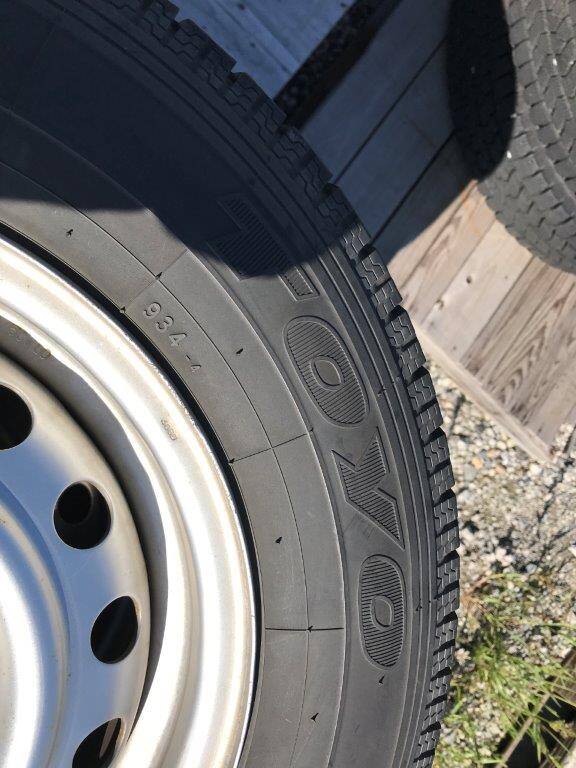 弥富纏め売り タイヤ 　スタッドレス4本セット　TOYO    165/80R 13  90/88N  LT　　（中古）