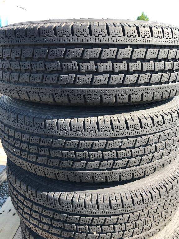 弥富纏め売り タイヤ 　スタッドレス4本セット　TOYO    165/80R 13  90/88N  LT　　（中古）