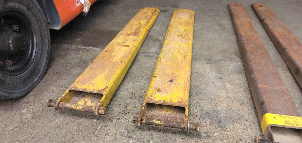 サヤ　フォークリフト 　約 130㎝×幅 約16㎝（中古）