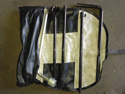 ジャッキ　工具付き（中古）
