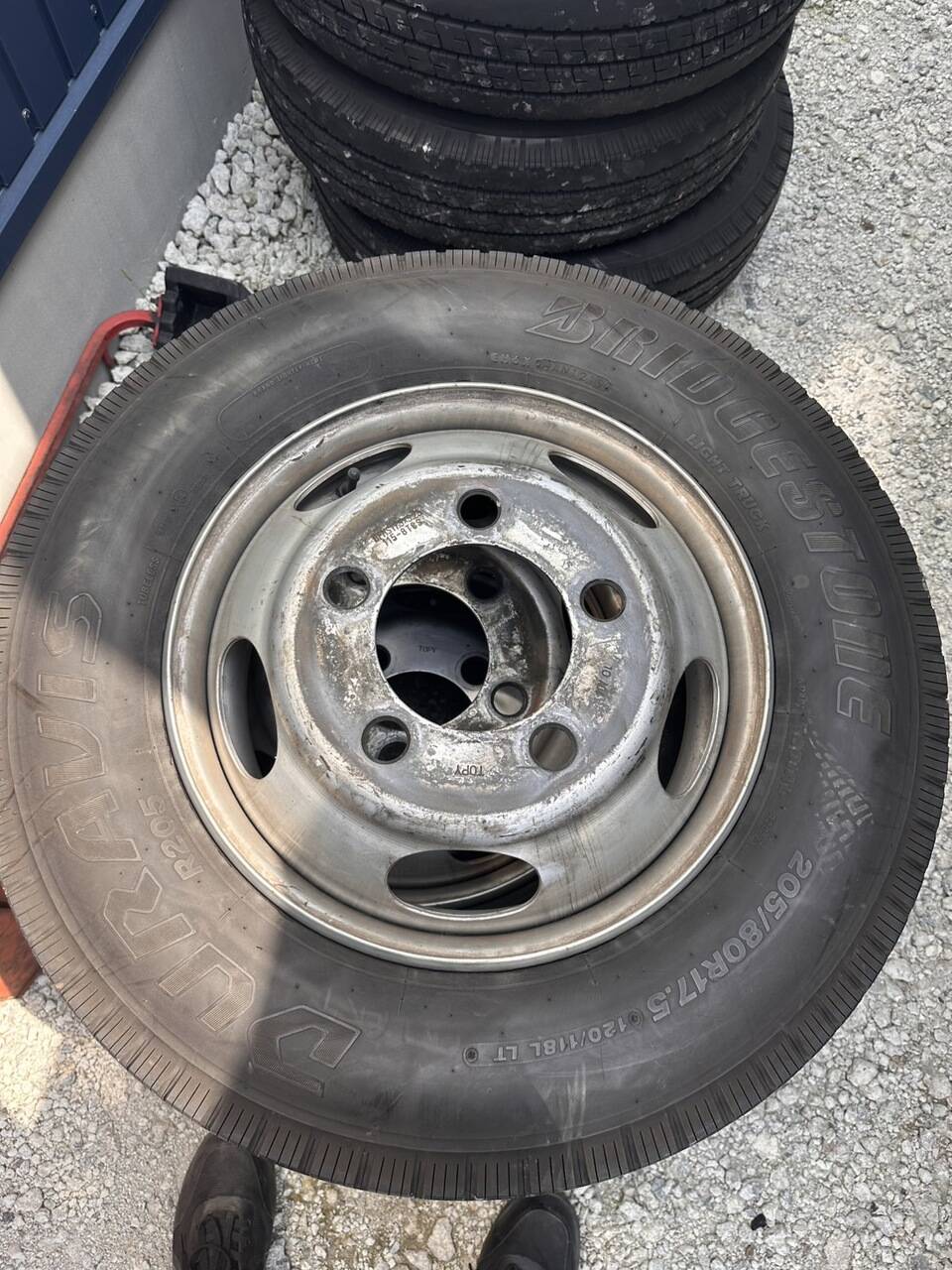 タイヤ　6本　【BRIDGESTONE】【205/80R17.5】（中古）
