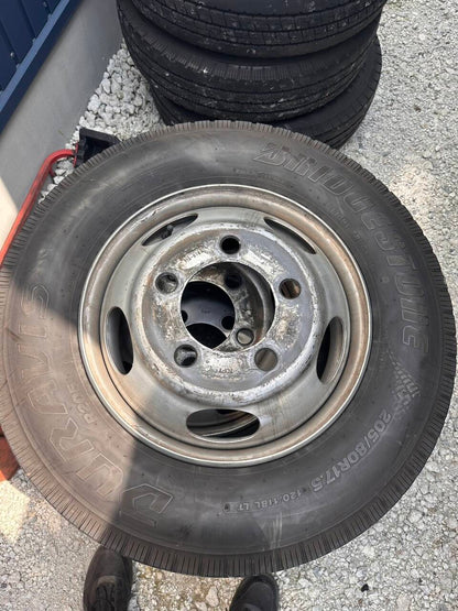 タイヤ　6本　【BRIDGESTONE】【205/80R17.5】（中古）