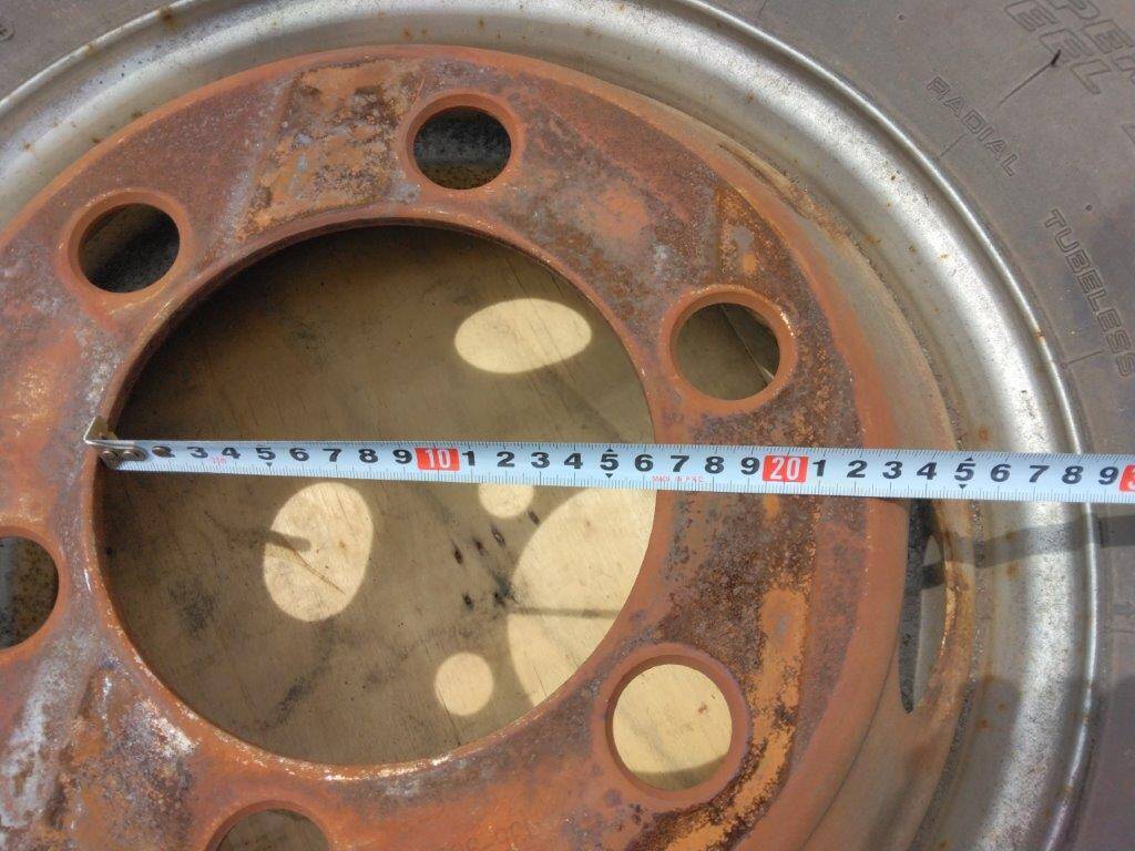 タイヤ　スノー　1本　ヨコハマ　225-90Ｒ17.5 127/125Ｌ（中古）