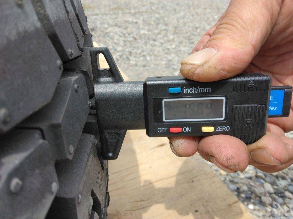 タイヤ　スノー　1本　ヨコハマ　225-90Ｒ17.5 127/125Ｌ（中古）