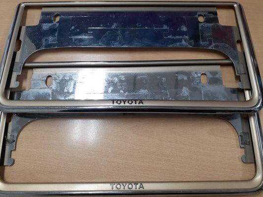 ナンバープレートカバー　　トヨタ　08407-00260　　（中古）