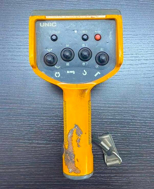ラジコン　送信機　　UNIC　【通電確認済み】（中古）