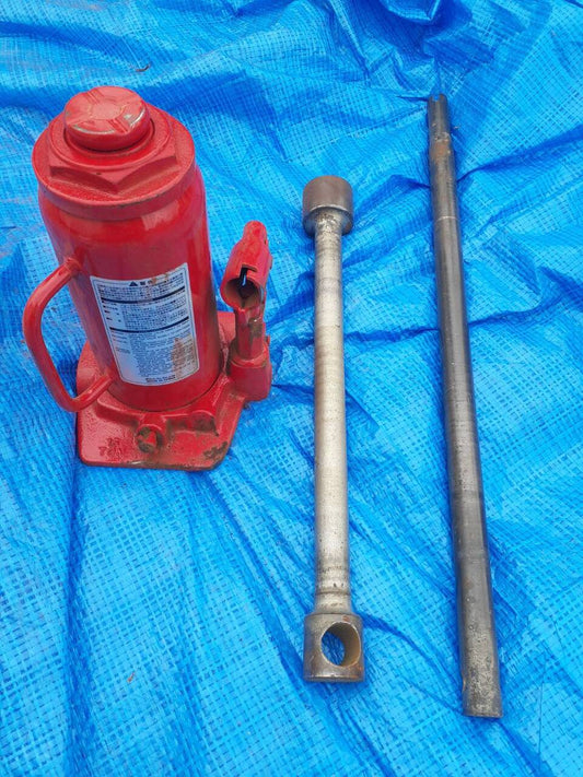 ジャッキ　工具付き 15トン（中古）
