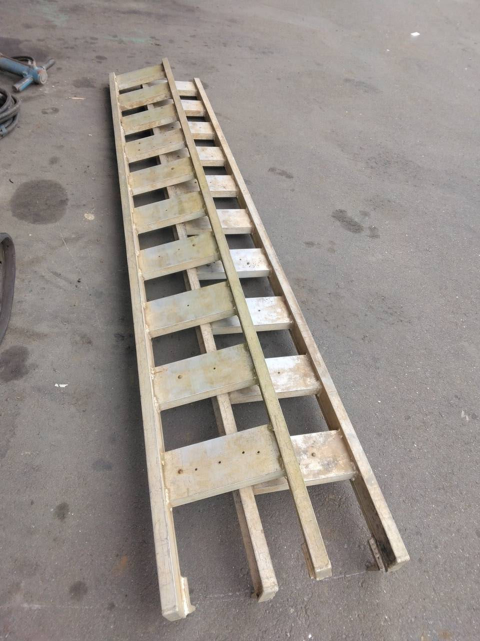 アルミブリッジ　あゆみ　アユミ　長さ290cm　（中古）