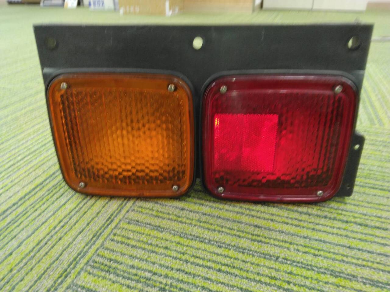 テールランプ　（中古）