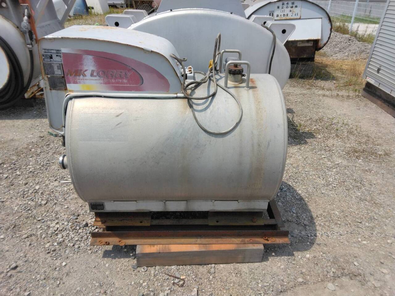 タンク　MK LORRY　330L　（中古）