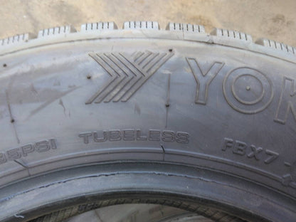 （棚卸まとめ売り）タイヤ　スタッドレス   ヨコハマ　2本　195/75R15 （中古）