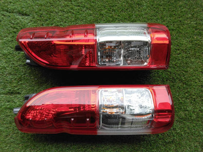 テールランプ　トヨタ純正【左右セット】12V用（中古）